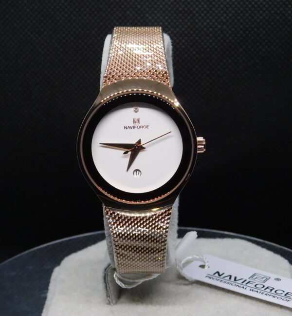 Reloj Mujer Malla Dorada NaviForce
