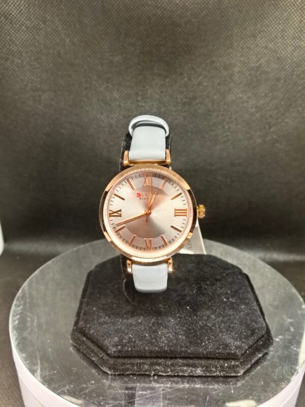 Reloj Mujer Curren Cuero Color Gris