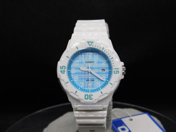 Reloj Casio LRW-200H-2CV
