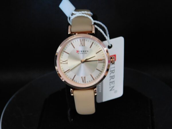 Reloj Mujer Curren Cuero Color Café Claro
